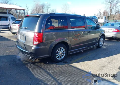 2018 Dodge Grand Caravan Sxt z USA, uszkodzony, nr VIN 2C7WDGCG8JR218598